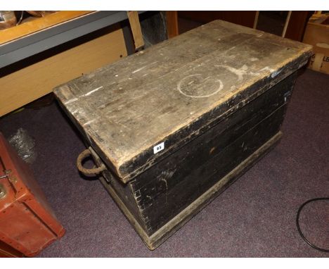 LARGE CARPENTERS TOOL BOX WITH A FITTED INTERIOR EST [£25-£50]
