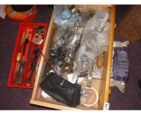 BOX LOT TRIUMPH MOTORCYCLE PARTS & TOOLS EST [£10- £30]