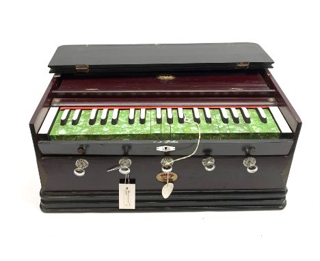 Indian portable harmonium by Kamala with mahogany stained wooden case and green pearline keys L56cm - Condition Report 