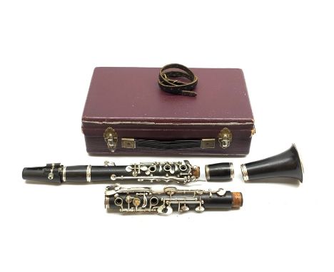 Oskar Oehler Berlin five-piece blackwood clarinet in fitted hard carrying case - Condition Report 