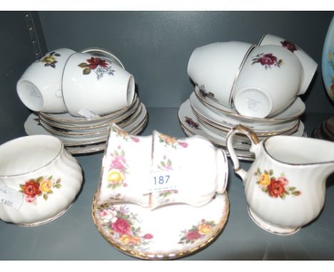 A selection of vintage ceramics 