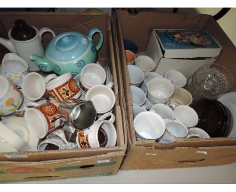A selection of vintage kitchen wares including Tidbit tray