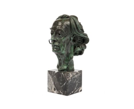 Breker, Arno  (1900-1991) Bronze Skulptur Salvador Dali, 1974/75. Bronze grün patiniert. 29x15x15 cm.