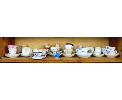 Some cups and saucers (slightly a/f) including Worcester blue and white cup