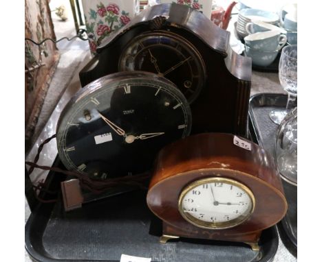 An Edwardian oak-cased inlaid mantle clock, another wooden mantle clock with pendulum and key, and a Temco electric clock Con