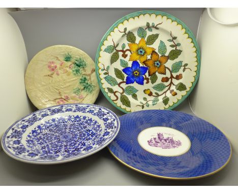 Ten plates including Doulton, Wedgwood, Worcester, etc. 