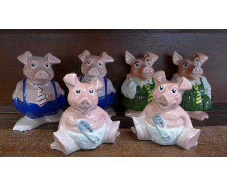 Six Wade Nat West pig money banks, (3 x 2) 