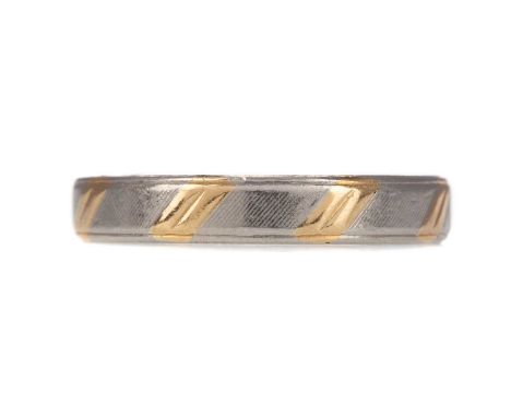 PLATINUM AND GOLD WEDDING BAND,with engine turned engraving and yellow gold sections, marked PT900 and K18, size P, 3.4gProve