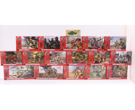 One tray containing a collection of mixed Airfix 1/32 scale and 00 scale boxed soldier sets and vehicles to include WWII Brit