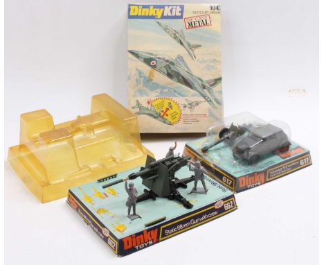 Dinky Toys boxed military group of 3 comprising No. 617 Volkswagen KDF and 50MM PAK Anti Tank Gun (E-NM,BG), No. 662 Static 8