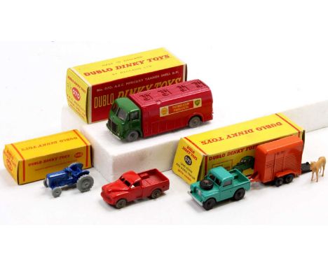 Dublo Dinky Toys group of 4 comprising No. 073 Land Rover &amp; Horse Trailer with black treaded wheels and trailer ramp (VNM