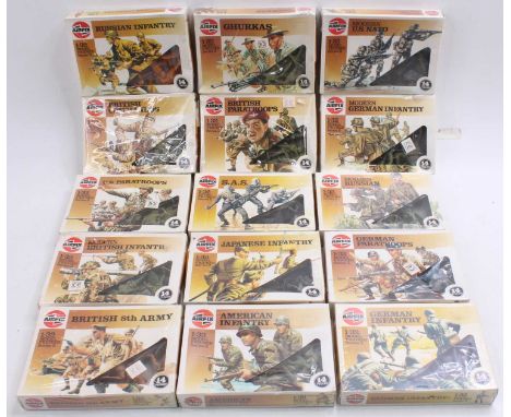 15 various Airfix 1/32 scale factory sealed model figure packs to include German Paratroopers, Gurkhas, Russian Infantry and 