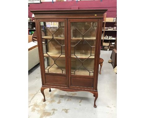 Edwardian mahogany display cabinetCondition report: Width 116.5cm x depth 42cm x height 175cm.No key Bottom part of backboard