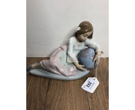 LLADRO FIGURINE 5943 WORLD OF FANTASY AND BOX