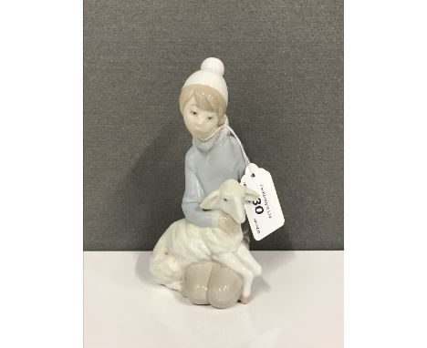 LLADRO FIGURINE 4676 SHEPARD WITH LAMB