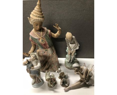 SIX LLADRO FIGURINES ALL SLIGHTLY DAMAGED