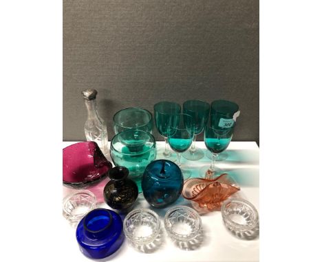 A SHELF OF ANTIQUE VINTAGE GLASS ITEMS