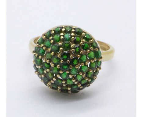 A 9ct gold Russian diopside cluster ring, 2.5g, O 