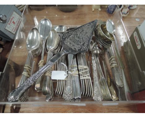 A selection of vintage cutlery flatware and table items