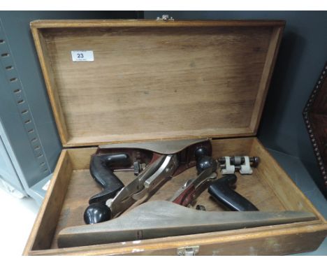 Two vintage woodworking planes un named 