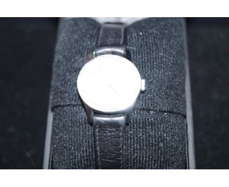 ladies tissot wrist watch with box