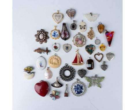 This charming collection features 35 vintage decorative pendants, showcasing an array of designs and materials. The pendants 