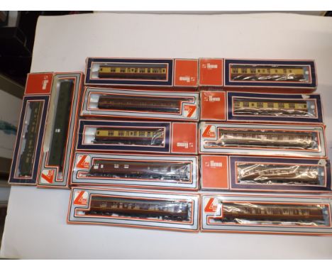 Fourteen carriages by Lima some may be dissimilar box.