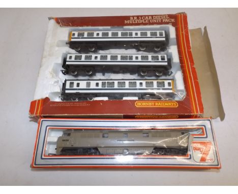 Hornby gift set:- B.R. three car diesel multiple, and Lima "Western Enterprise.", lacquered.