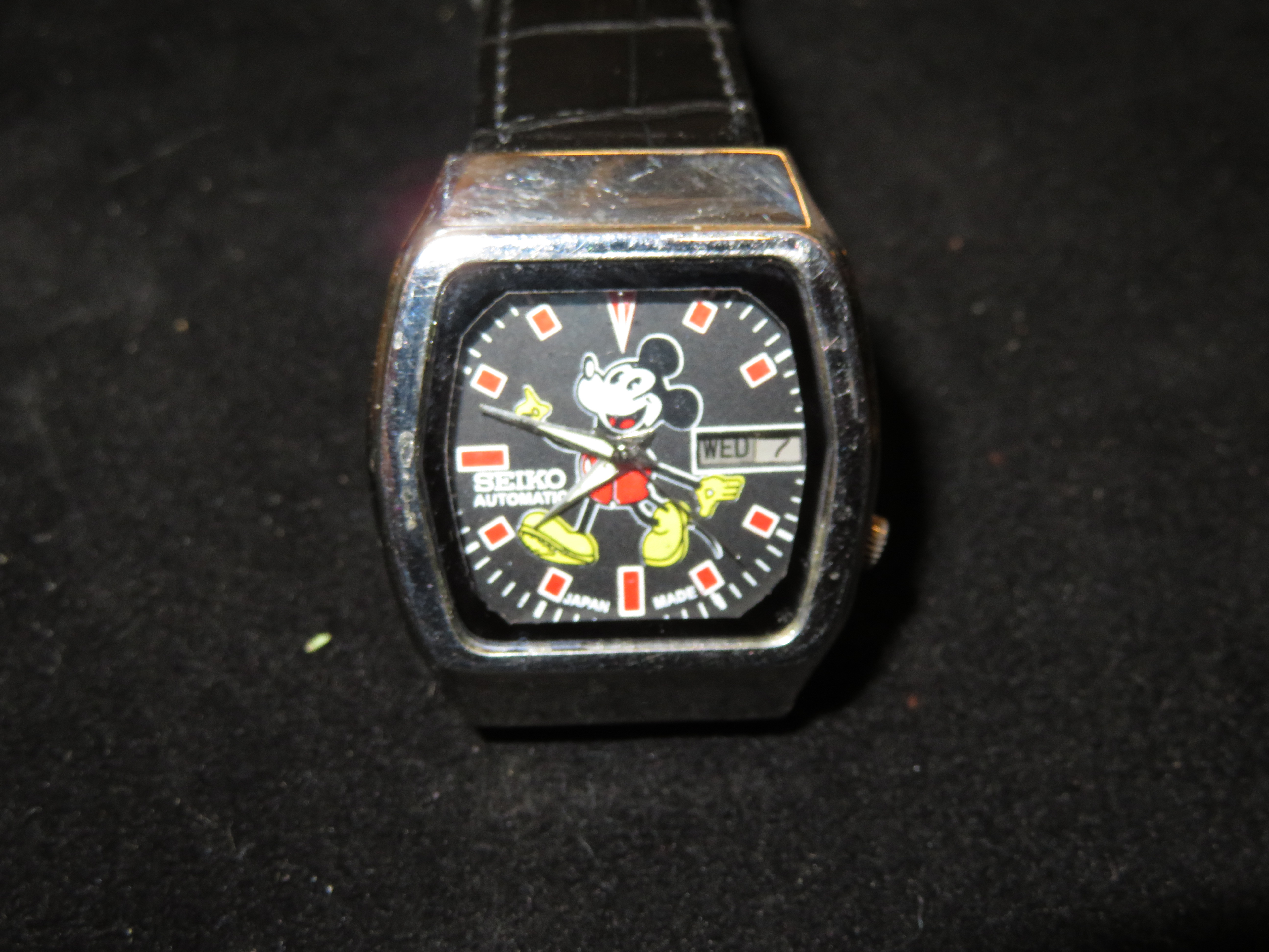 seiko mickey mouse chronograph watch
