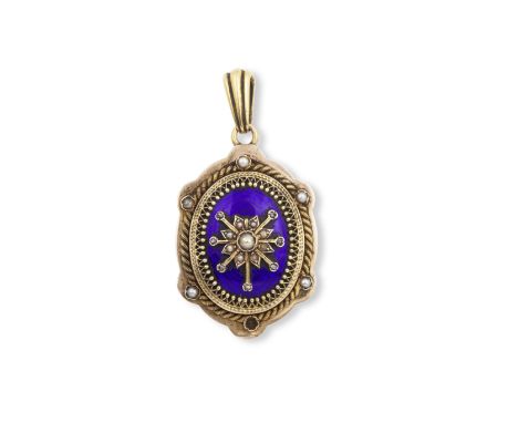 PENDENTIF/MEDAILLON EMAIL, PERLES ET DIAMANTS, CIRCA 1880L'avant formant une fleur, orné de diamants de taille rose et de per