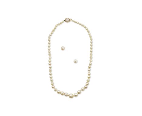 COLLIER PERLES DE CULTUREComposé d'un rang en chute de 59 perles de culture, retenu par un fermoir serti de diamants de taill