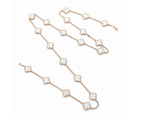 VAN CLEEF &amp; ARPELS: SAUTOIR NACRE, 'ALHAMBRA'Orné de vingt motifs quadrilobés en nacre blanche sur une chaîne à maille fo