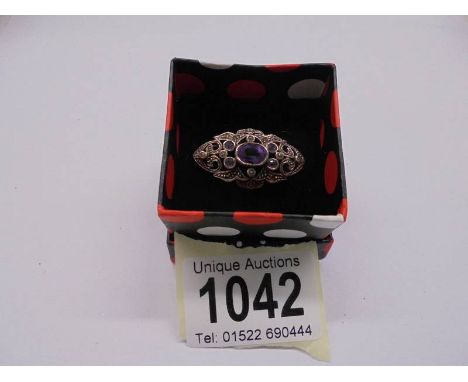 A vintage art nouveau amethyst &amp; silver ring (0.925).