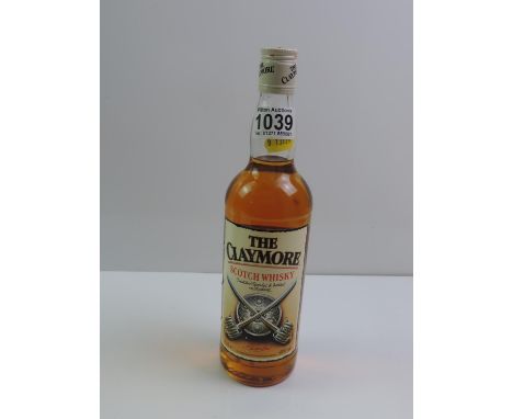 Bottle Claymore Scotch Whisky 