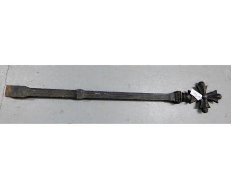 Architectural iron post with a Maltese style cross finial, 115cm long