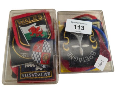 COLLECTION OF VINTAGE CLOTH BADGES 