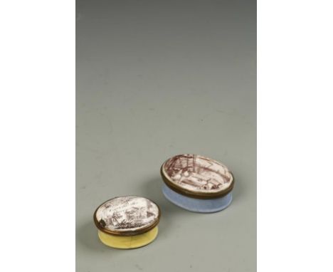 BOXING INTEREST: A 19TH CENTURY ENAMEL OVAL PATCH BOX, the cover painted with figures boxing in a ring, and titled 'Set to', 