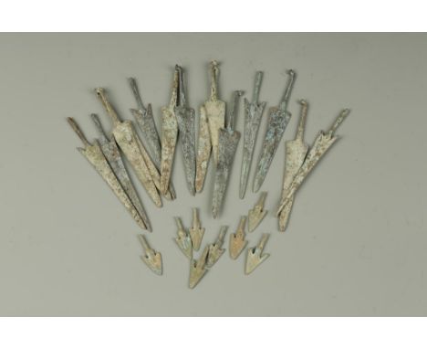 A COLLECTION OF METAL ARROW HEADS, probably Iranian (a lot)