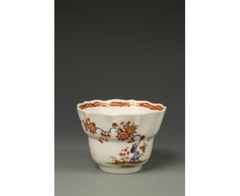 A WORCESTER PORCELAIN BOWL, 'Two Quail' pattern, with a red and gilt border, 18th century, 2.75" high