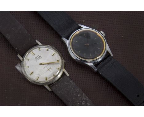 A vintage Roamer mid-sized gentleman's wristwatch, having black dial, numbered to rear cover, appears to run, together with a