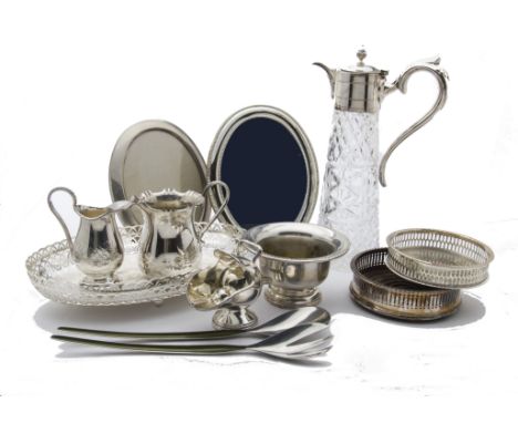 A good collection of Georgian and later silver plated items, including a canteen of flatware and other flatware, two oval twi