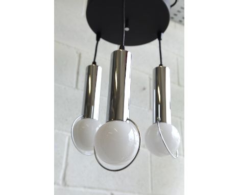 A retro 20th century 1970s chrome hanging ceiling light. The light having a circular ceiling mount with three drop down penda