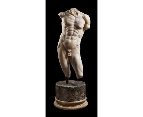 Torso eines tanzenden FaunsHöhe ohne Sockel: 170 cm. Wahrscheinlich Römisches Reich, 1. Jahrhundert n. Chr.In hellem feinkris