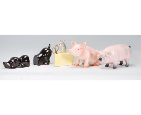 A collection of vintage retro 20th Century ceramics to include a string holder in the form of a mouse on a block of cheese, a