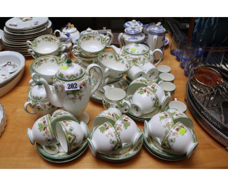 Wedgwood Tamarisk pattern Tea &amp; Coffee Service and a collection of assorted ceramics 