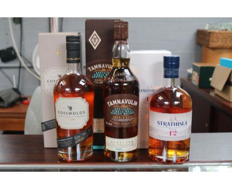 3 Boxed Whiskies to include Cotswolds Single Malt Whisky 2014, Tamnavulin Double Cask and a Strathisla 12 Year Scotch Whisky 