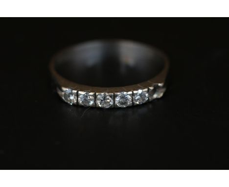 Ladies 18ct White Gold Diamond set ring (missing one stone. 2.1g total weight 