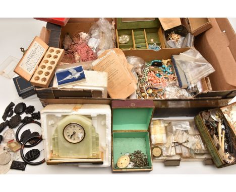 A BOX OF ASSORTED ITEMS, to include a boxed a green onyx 'Acctim' quartz mantle clock, an assortment of costume jewellery, pe