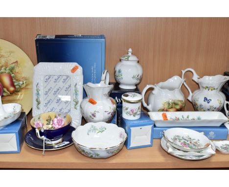 A COLLECTION OF AYNSLEY CERAMICS to include a vintage '2961 patterned' tea cup and saucer with a rose patterned interior and 
