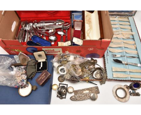 A BOX OF ASSORTED ITEMS, to include various pieces of broken AF silver, pieces for clothes brush, bottle caps, bottle collars